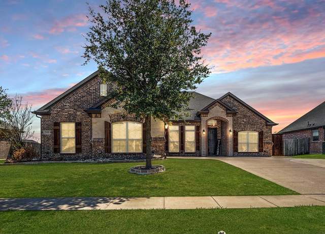 Property at 103 Abbey Rd, Waxahachie, TX 75165, 4 beds, 2 baths