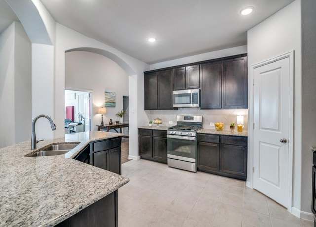 Property at 1523 Green Meadows Way, Wylie, TX 75098, 3 beds, 2 baths