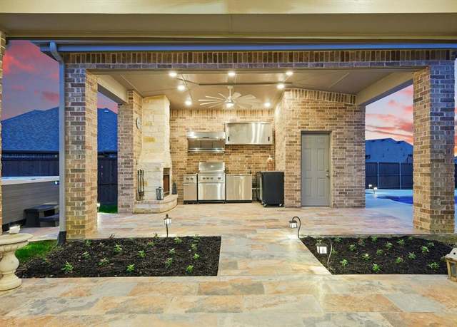 Property at 9800 Pikes Peak Pl, Oak Point, TX 75068, 4 beds, 4 baths