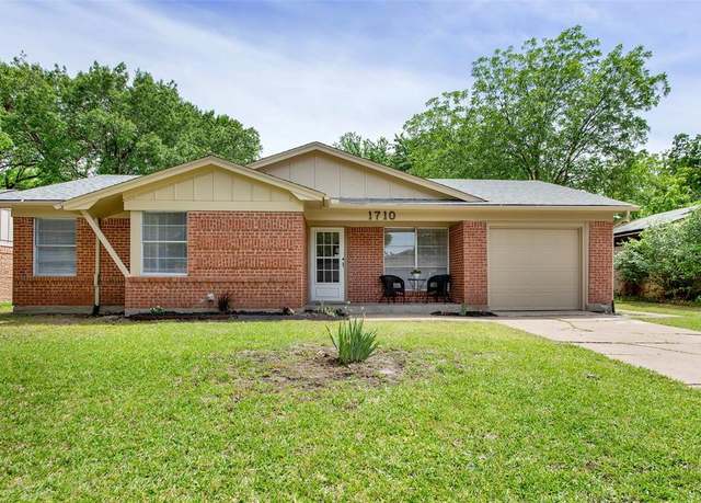 Property at 1710 W Hunt St, Sherman, TX 75092, 3 beds, 2 baths