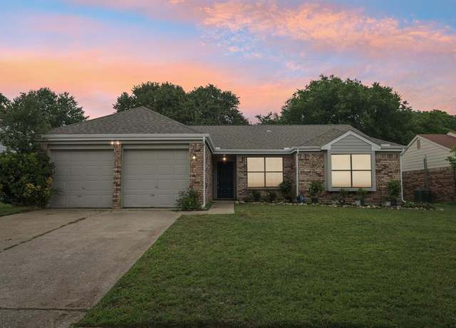 Property at 405 Rosemary Ln, Euless, TX 76039, 4 beds, 2 baths