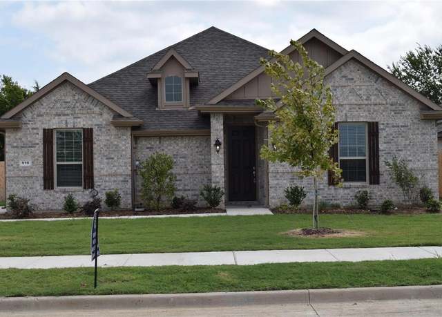 Property at 910 Michelle Dr, Midlothian, TX 76065, 3 beds, 2 baths