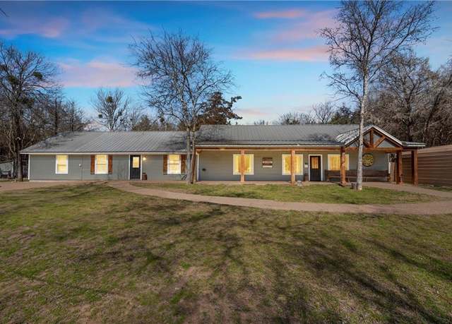 Property at 14291 Gholson Rd, Waco, TX 76705, 4 beds, 3.5 baths