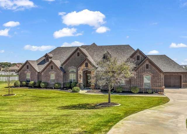 Property at 113 Legacy Downs Dr, Fort Worth, TX 76126, 4 beds, 3 baths