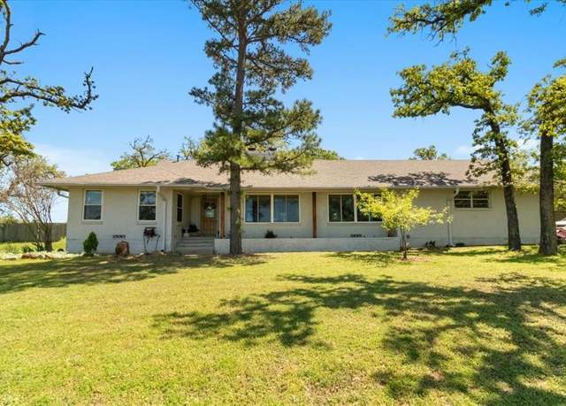 Property at 6800 Country Squire Ln, Burleson, TX 76028, 4 beds, 2 baths