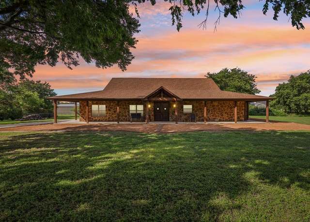 Property at 8137 Dollar Ln, Fort Worth, TX 76126, 3 beds, 3.5 baths