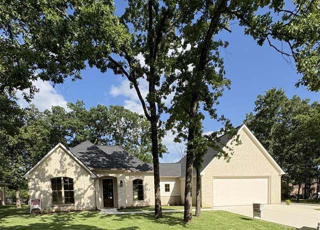 Property at 108 Southern Pine Pl, Mabank, TX 75156, 3 beds, 2 baths