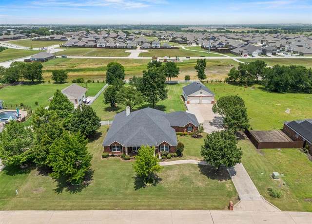 Property at 224 Starlight Ln, Royse City, TX 75189, 4 beds, 2 baths