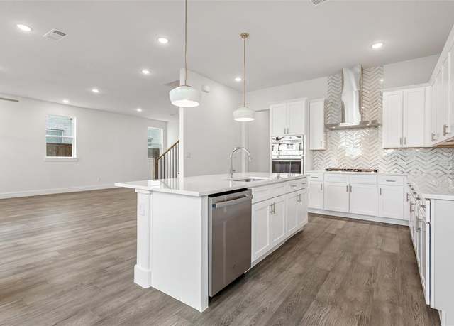 Property at 920 Protea St, Richardson, TX 75081, 4 beds, 3.5 baths