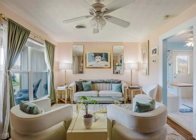 Property at 2100 Shawnee St, Denton, TX 76209, 3 beds, 1.5 baths