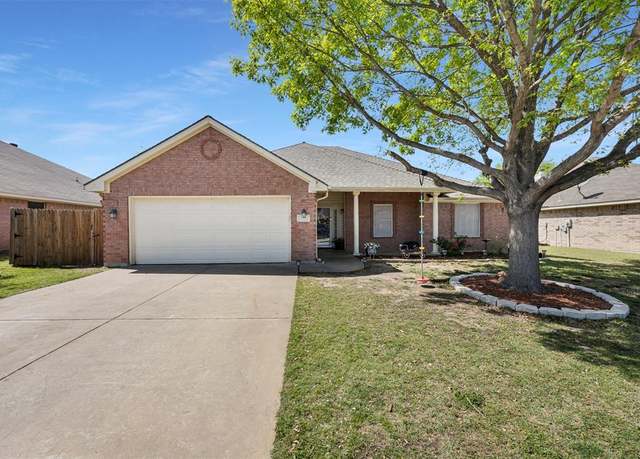 Property at 313 Angela Dr, Burleson, TX 76028, 4 beds, 2 baths
