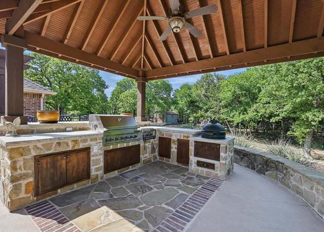 Property at 114 Deer Crossing Way, Azle, TX 76020, 4 beds, 2.5 baths