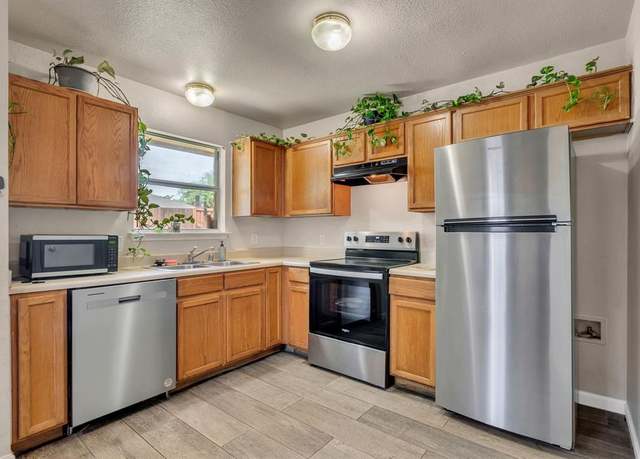 Property at 621 Delphinium Dr, Dallas, TX 75217, 4 beds, 2 baths