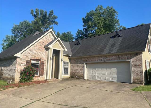 Property at 2127 Forest Hills Blvd, Haughton, LA 71037, 4 beds, 3 baths