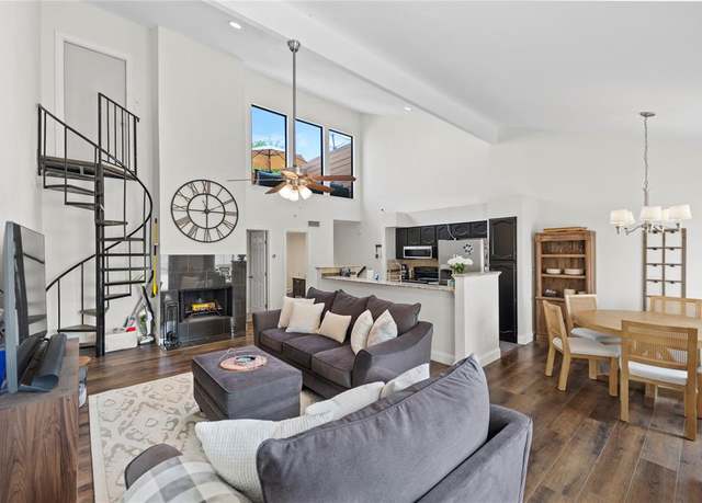 Property at 7031 Holly Hill Dr #4, Dallas, TX 75231, 2 beds, 2.5 baths