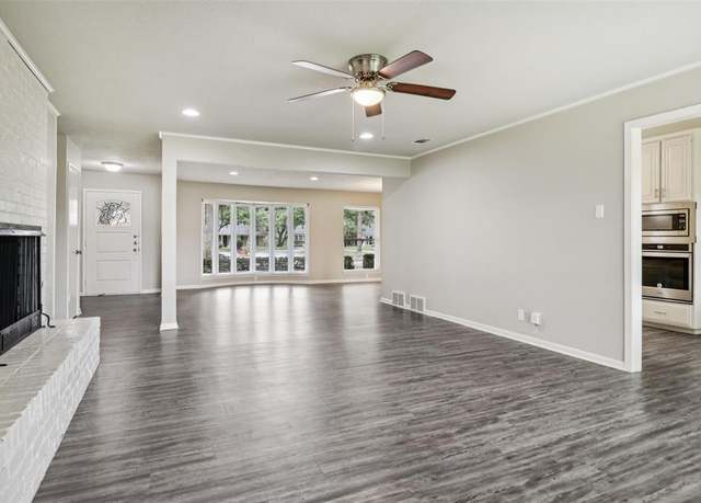 Property at 2201 Briarwood Blvd, Arlington, TX 76013, 3 beds, 2 baths