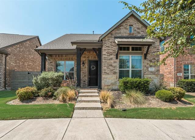 Property at 912 Lamp Post Ln, Argyle, TX 76226, 3 beds, 2.5 baths