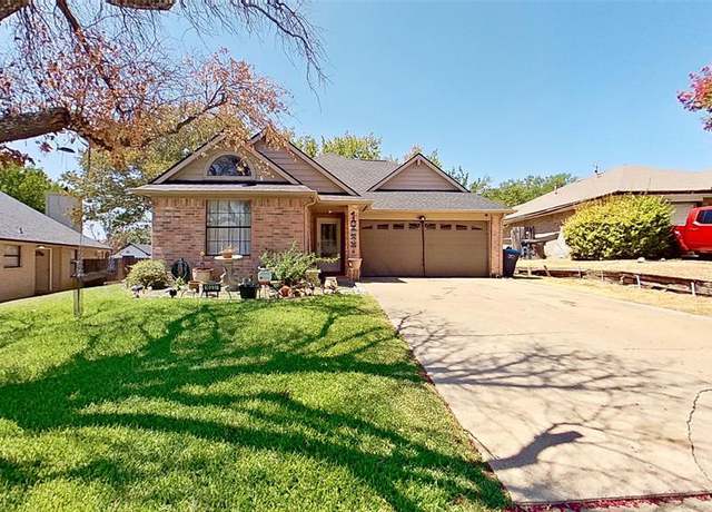 Photo of 10237 Leatherwood Dr, Fort Worth, TX 76108