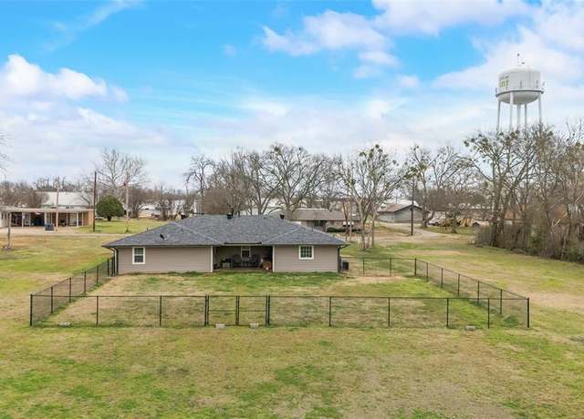 Property at 221 S Avenue C, Point, TX 75472, 6 beds, 3 baths