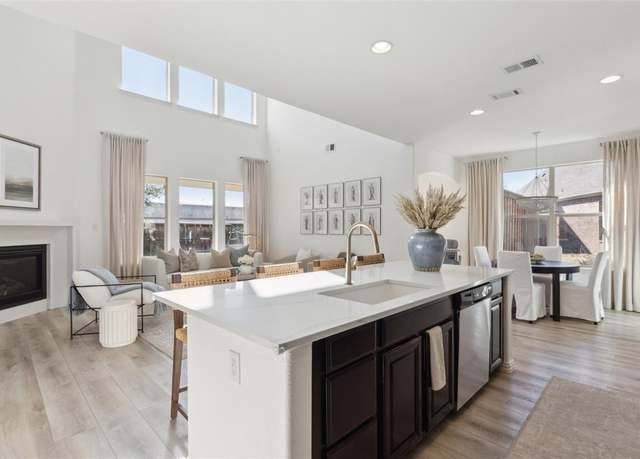 Property at 12000 Sunny St, Frisco, TX 75033, 4 beds, 2.5 baths