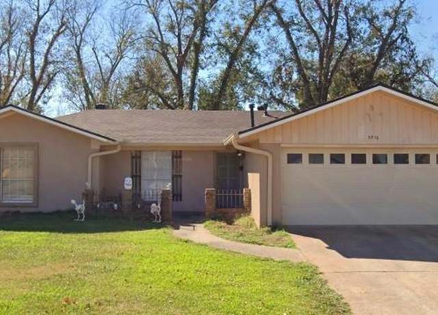 Property at 3916 Parkway Dr, Bossier City, LA 71112, 4 beds, 2 baths