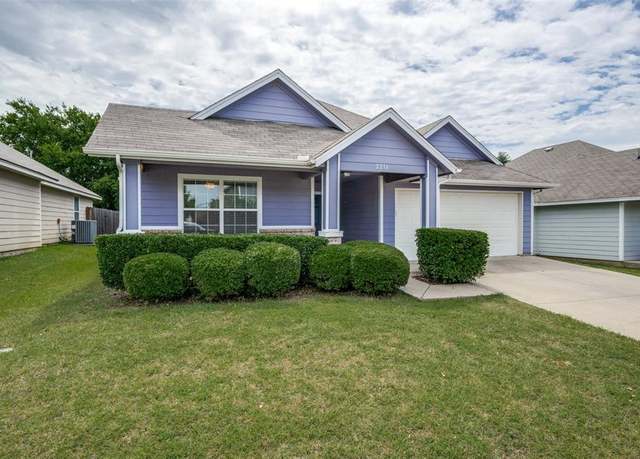 Property at 2216 Arrowhead Dr, Denton, TX 76207, 3 beds, 2 baths