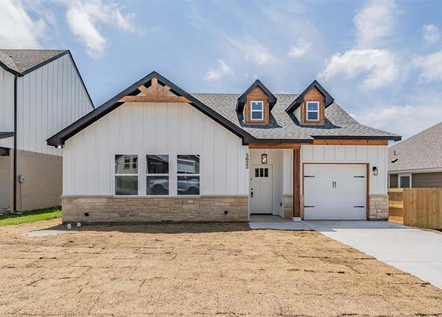 Property at 5622 Barkridge Dr, Granbury, TX 76048, 3 beds, 2 baths