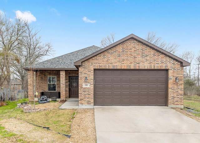 Property at 300 Pine St, Forney, TX 75126, 3 beds, 2 baths