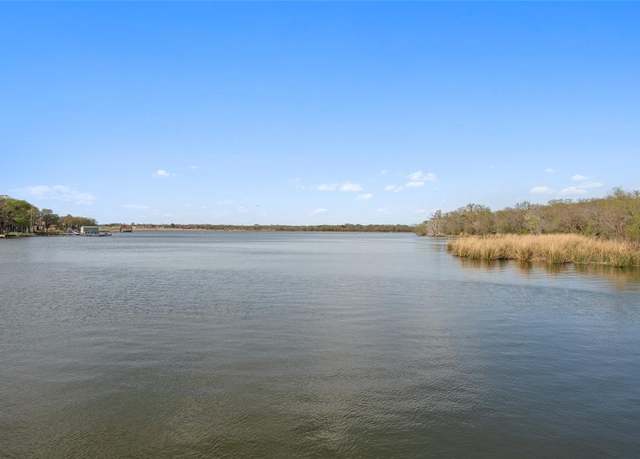 Property at 63 Live Oak St, Alvarado, TX 76009, 2 beds, 1 bath