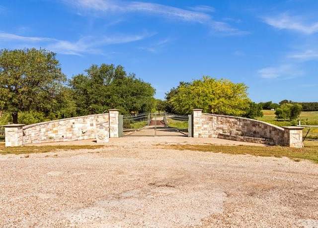 Property at 171 Treetop Dr, Fort Worth, TX 76126