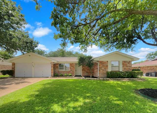 Property at 513 Crest Ridge Dr, Lakeside, TX 76108, 3 beds, 2 baths