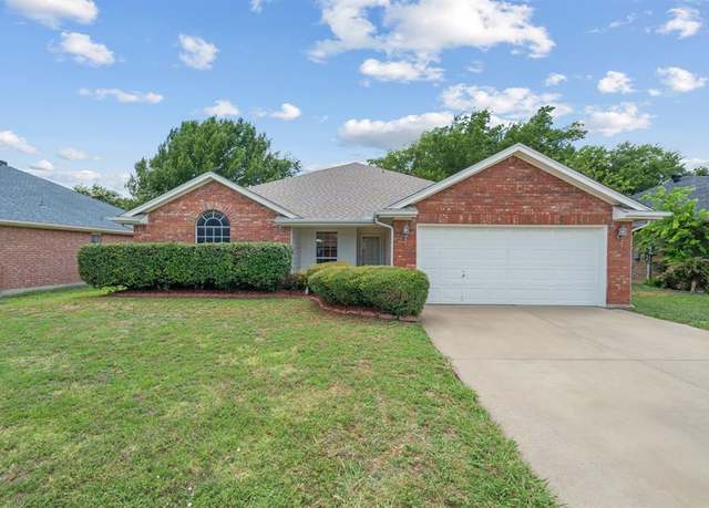 Property at 148 Blue Wood Dr, Saginaw, TX 76179, 4 beds, 2 baths