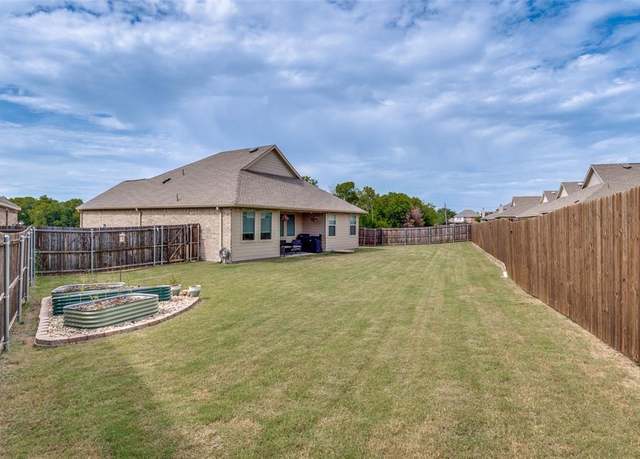 Property at 1136 N Churchill Dr, Fate, TX 75189, 3 beds, 2 baths