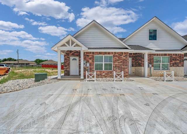 Property at 122 Morris Ct, Mcgregor, TX 76657, 2 beds, 2 baths