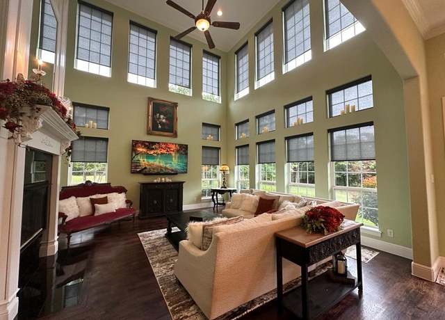 Property at 1619 Bloomfield Rd, Valley View, TX 76272, 4 beds, 2.5 baths
