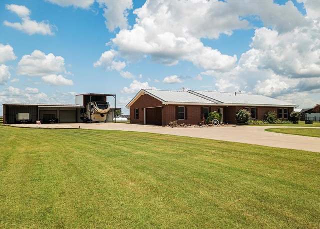 Property at 20175 Willow Glade Cir, Pilot Point, TX 76258, 3 beds, 2 baths