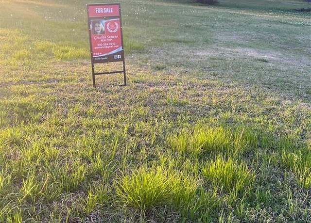 Property at 14 Woodland Ct, Gainesville, TX 76240