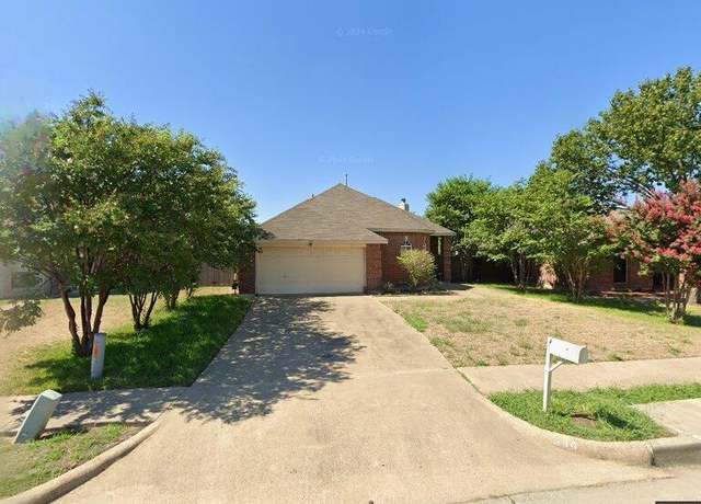 Property at 534 Meadow Ln, Forney, TX 75126, 3 beds, 2 baths