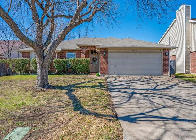 Property at 7953 Waterside Trl, Fort Worth, TX 76137, 3 beds, 2 baths