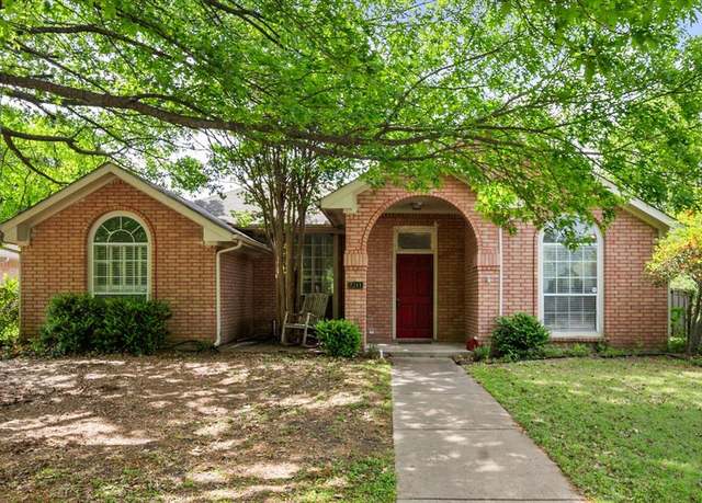 Property at 2311 Sherwood Dr, Ennis, TX 75119, 3 beds, 2 baths