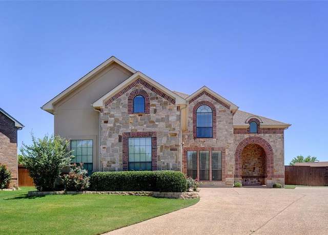 Property at 316 Vickery Way, Denton, TX 76210, 5 beds, 3 baths