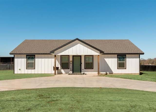 Property at 2200 County Road 801c, Cleburne, TX 76031, 3 beds, 2 baths