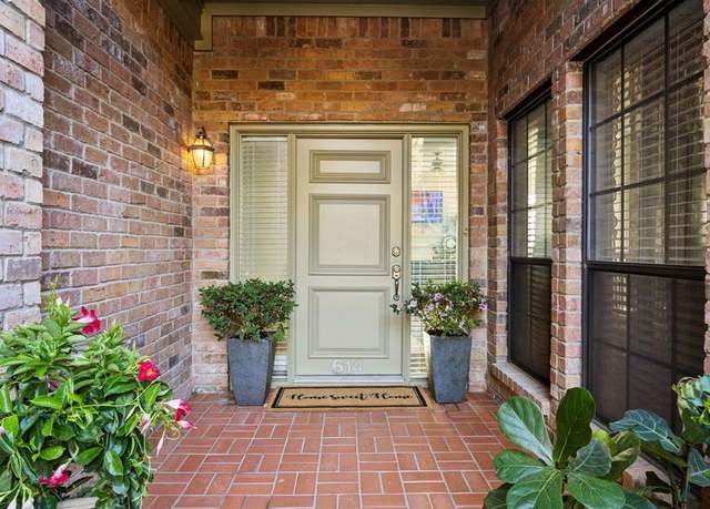 Property at 614 Crowley Rd, Arlington, TX 76012, 2 beds, 2.5 baths
