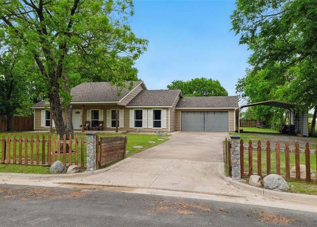 Property at 1507 Stanwood Ave, Cleburne, TX 76033, 3 beds, 2 baths
