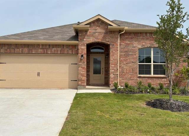 Property at 1910 Jackson St, Cleburne, TX 76033, 4 beds, 2 baths