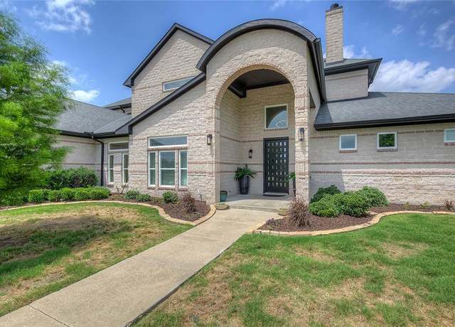 Property at 18133 Grandview Dr, Forney, TX 75126, 5 beds, 3.5 baths