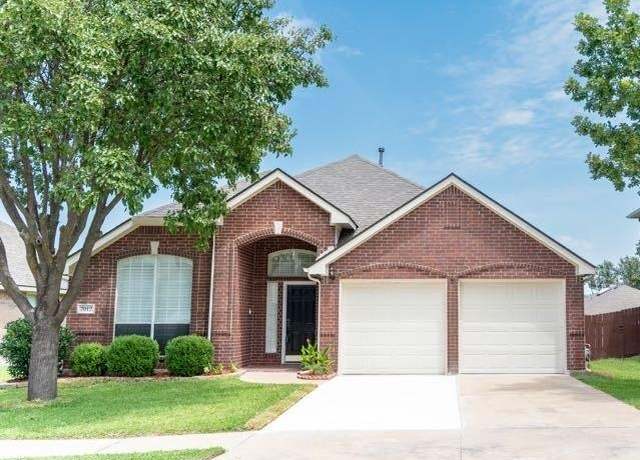 Property at 7012 Hillshire Ln, Sachse, TX 75048, 4 beds, 2 baths