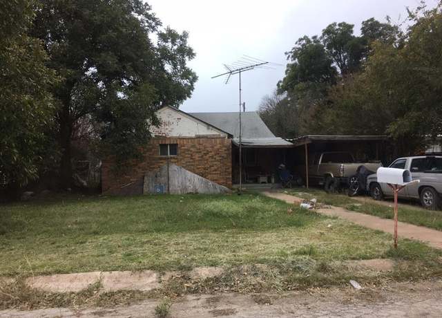 Property at 705 W 6th St, Coleman, TX 76834, 2 beds, 1 bath