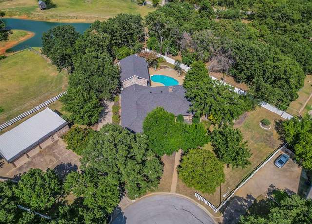 Property at 3205 Wild Oak Ct, Dalworthington Gardens, TX 76016, 3 beds, 2.5 baths