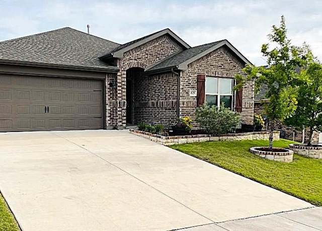 Property at 1829 Agarito Dr, Weatherford, TX 76086, 3 beds, 2 baths